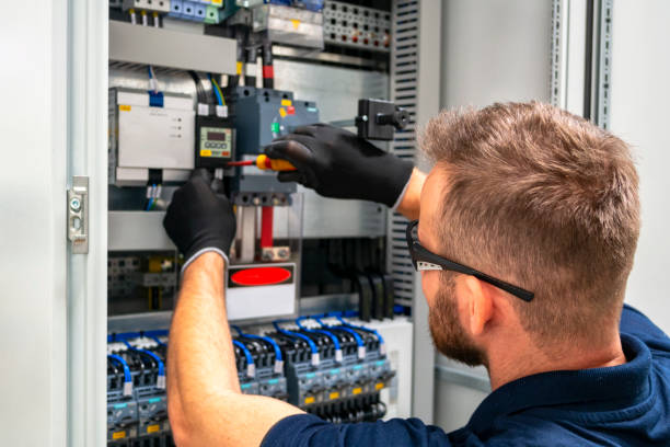 Best Emergency Electrical Repair  in Oshkosh, WI