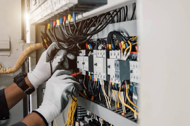 Best Local Electrician Companies  in Oshkosh, WI